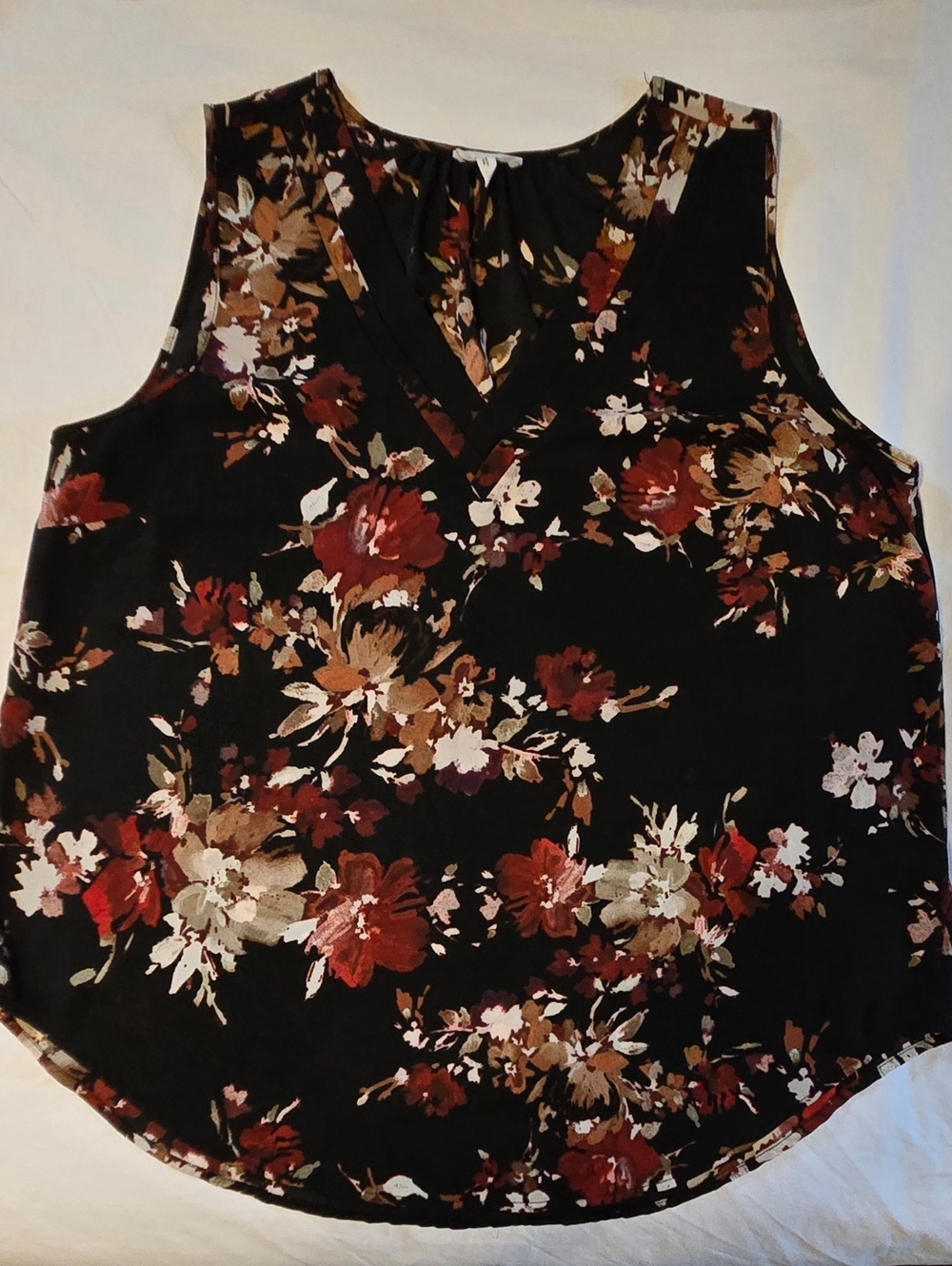 Maurices Black Sleeveless V-Neck Floral Camisole